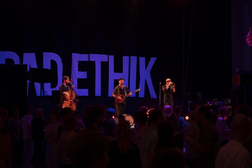 tradethik productions galerie man encantada